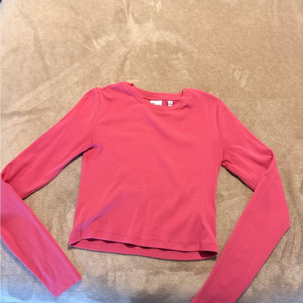 Aritzia TNA Homestretch long sleeve tee size small